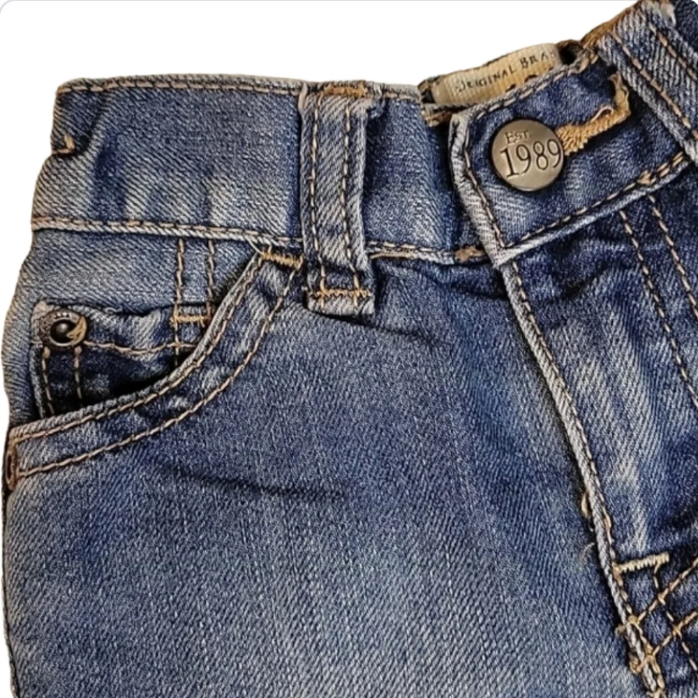 NWT 3-Piece Outfit Bundle: 1989 Place Denim Jeans & Shorts with Graphic Tee